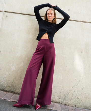 White Closet “Flattering” Wide Leg Pants