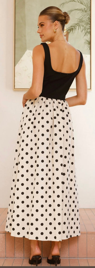 White Closet Oak and Black Spot Maxi